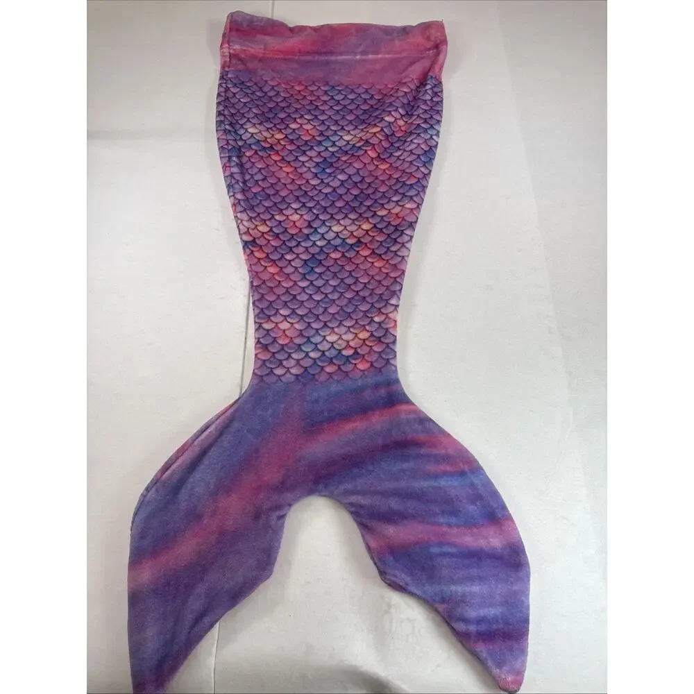 Comfy Tails Mermaid Tails Fleece Cozy Throw Blanket Purple/Pink Size 21 x 44